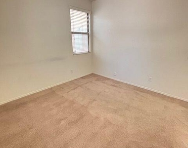 4230 S Mariposa Drive - Photo Thumbnail 11