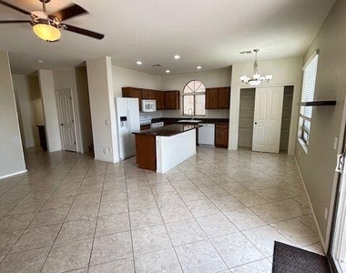 4230 S Mariposa Drive - Photo Thumbnail 7