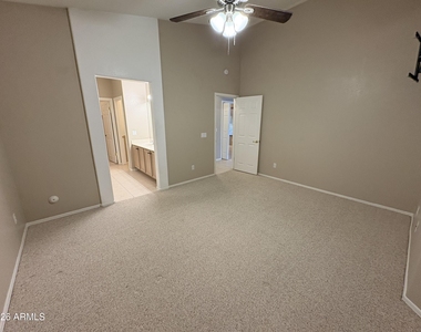 3938 W Buckskin Trail - Photo Thumbnail 14
