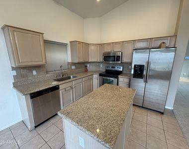 3938 W Buckskin Trail - Photo Thumbnail 6