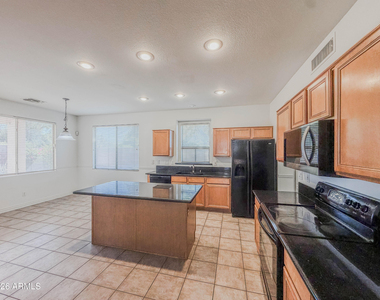 4765 S Joshua Tree Lane - Photo Thumbnail 3