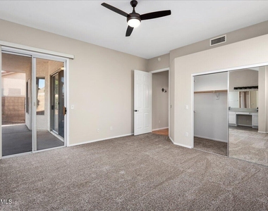 24225 N 39th Avenue - Photo Thumbnail 13