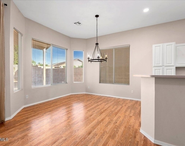 24225 N 39th Avenue - Photo Thumbnail 6