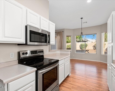 24225 N 39th Avenue - Photo Thumbnail 9