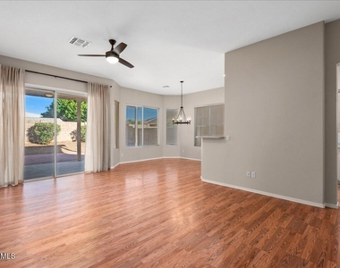 24225 N 39th Avenue - Photo Thumbnail 3
