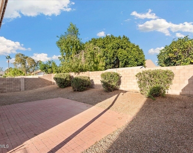 24225 N 39th Avenue - Photo Thumbnail 24