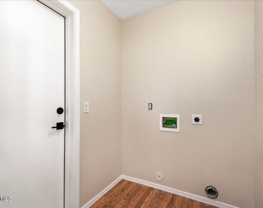 24225 N 39th Avenue - Photo Thumbnail 20