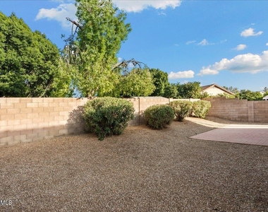 24225 N 39th Avenue - Photo Thumbnail 27