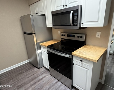 501 W Tonopah Drive - Photo Thumbnail 14
