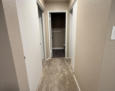 501 W Tonopah Drive - Photo Thumbnail 3