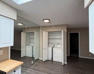 501 W Tonopah Drive - Photo Thumbnail 13
