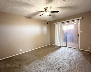 501 W Tonopah Drive - Photo Thumbnail 8