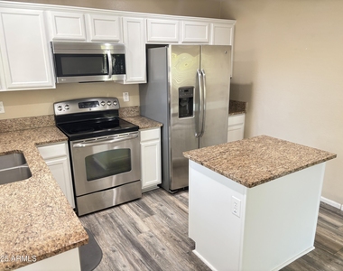 7265 W Glenn Drive - Photo Thumbnail 4