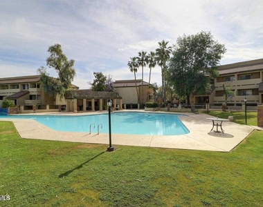 1331 W Baseline Road - Photo Thumbnail 15