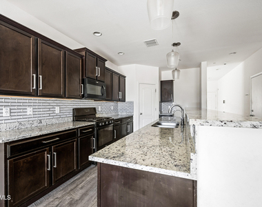 37453 W Prado Street - Photo Thumbnail 8