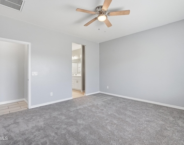 1692 W Aztec Drive - Photo Thumbnail 7