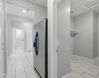 1692 W Aztec Drive - Photo Thumbnail 33