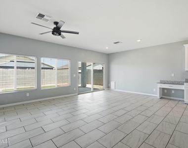 1692 W Aztec Drive - Photo Thumbnail 1
