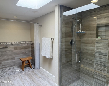 10460 N 104th Place - Photo Thumbnail 14