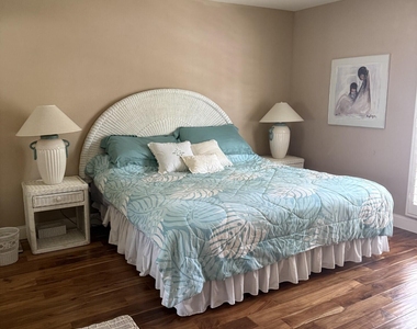 10460 N 104th Place - Photo Thumbnail 18