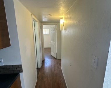 828 W 2nd Street - Photo Thumbnail 7