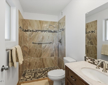 10916 W Peoria Avenue - Photo Thumbnail 17