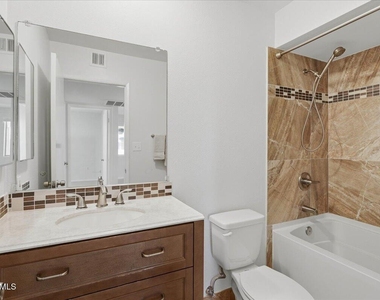 10916 W Peoria Avenue - Photo Thumbnail 11