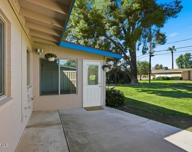 10916 W Peoria Avenue - Photo Thumbnail 25