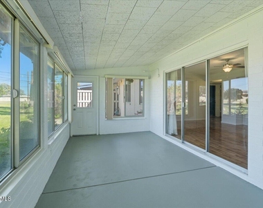 10916 W Peoria Avenue - Photo Thumbnail 19
