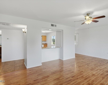 10916 W Peoria Avenue - Photo Thumbnail 9