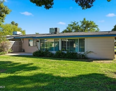 10916 W Peoria Avenue - Photo Thumbnail 24