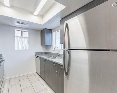 850 S River Drive - Photo Thumbnail 7