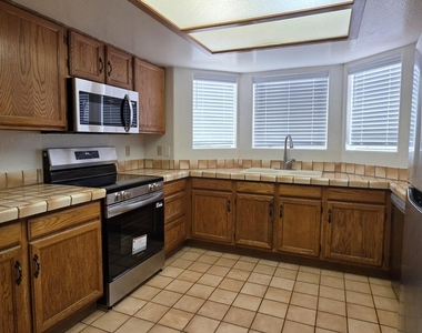 14044 N Brunswick Drive - Photo Thumbnail 3