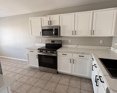 16077 W Larkspur Drive - Photo Thumbnail 5