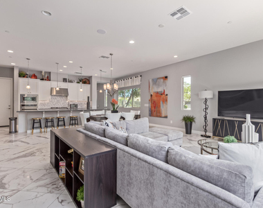 23376 N 73rd Way - Photo Thumbnail 7