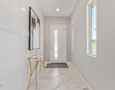 23376 N 73rd Way - Photo Thumbnail 6