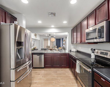 18221 W Pueblo Avenue - Photo Thumbnail 4