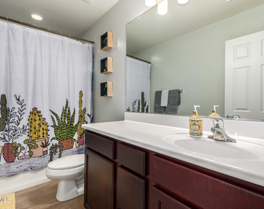 18221 W Pueblo Avenue - Photo Thumbnail 28