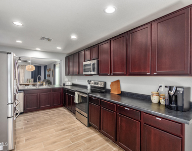18221 W Pueblo Avenue - Photo Thumbnail 8