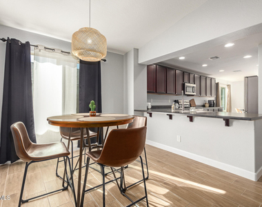 18221 W Pueblo Avenue - Photo Thumbnail 11
