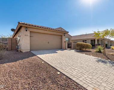 18221 W Pueblo Avenue - Photo Thumbnail 1