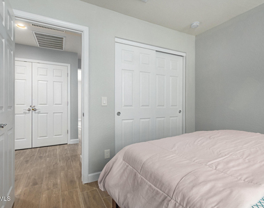 18221 W Pueblo Avenue - Photo Thumbnail 25