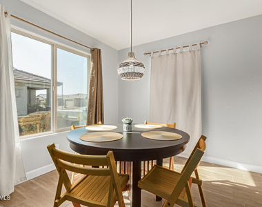 18221 W Pueblo Avenue - Photo Thumbnail 10