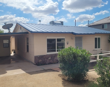 5037 W Myrtle Avenue - Photo Thumbnail 1