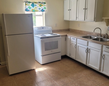 5037 W Myrtle Avenue - Photo Thumbnail 3