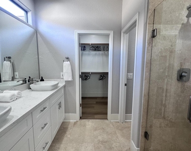 16420 N Thompson Peak Parkway - Photo Thumbnail 9