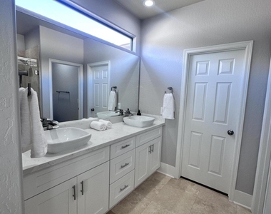16420 N Thompson Peak Parkway - Photo Thumbnail 8