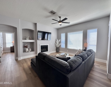 16420 N Thompson Peak Parkway - Photo Thumbnail 4