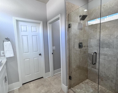 16420 N Thompson Peak Parkway - Photo Thumbnail 10