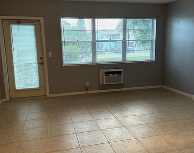 83 Easthampton D - Photo Thumbnail 4